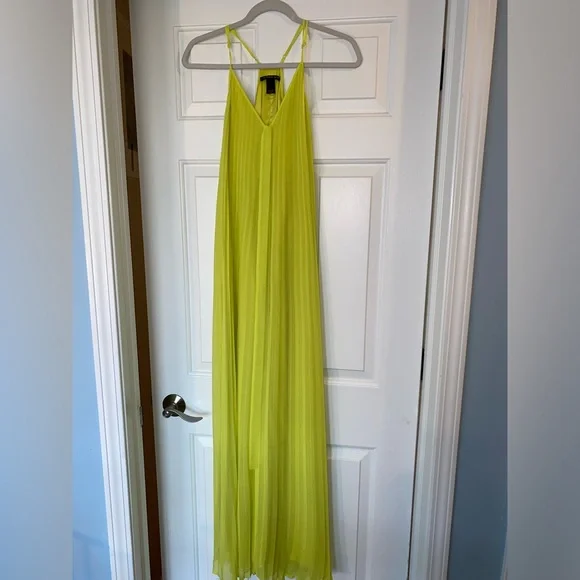 chinese dress ladies ALWAYS THE GUEST PLEATED MAXI DRESS IN KELLY GREEN – AKIRA main image 1